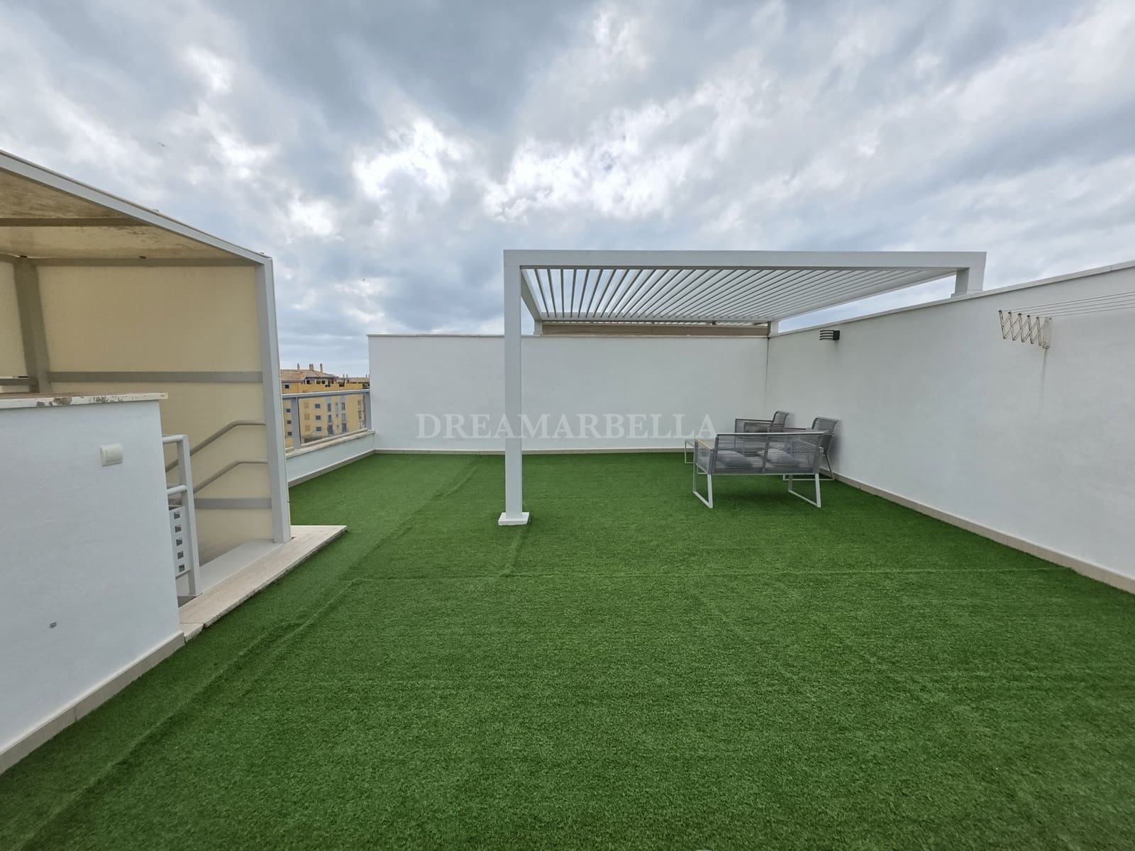 3 soveværelse Penthouse til salg i San Pedro de Alcantara med swimmingpool garage - € 675.000 (Ref: 9911435)
