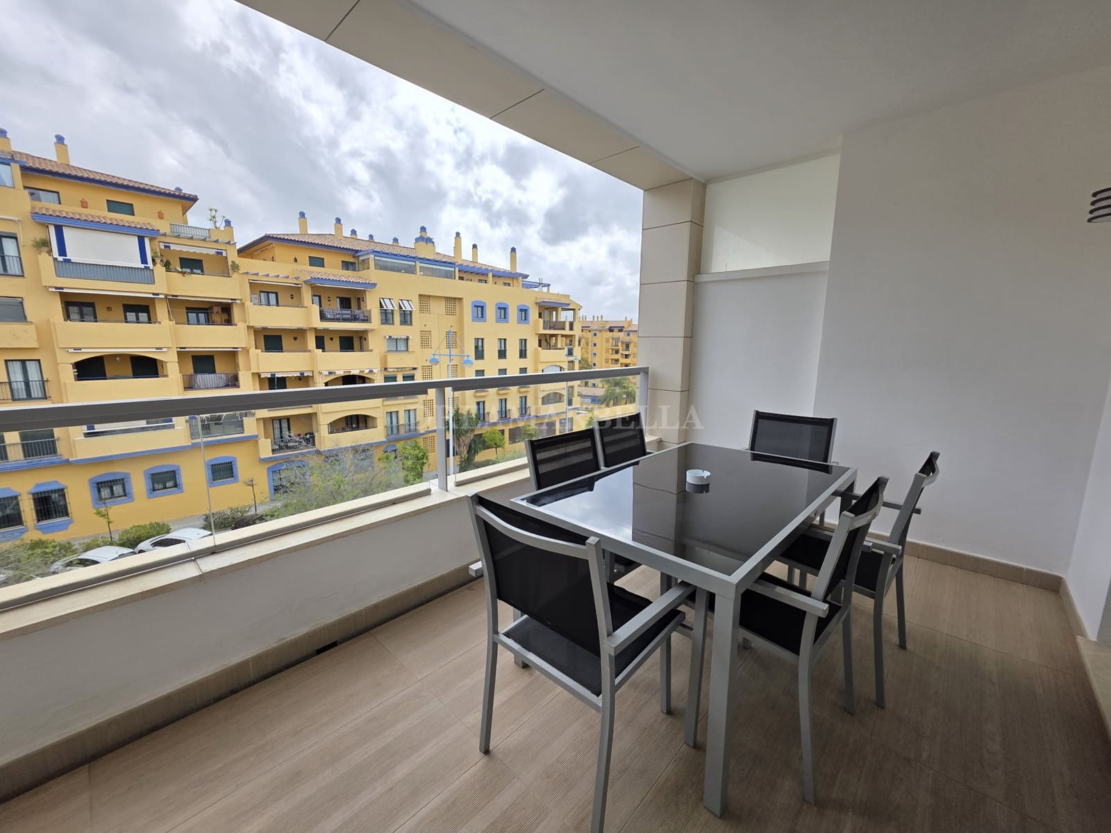 3 soveværelse Penthouse til salg i San Pedro de Alcantara med swimmingpool garage - € 675.000 (Ref: 9911435)