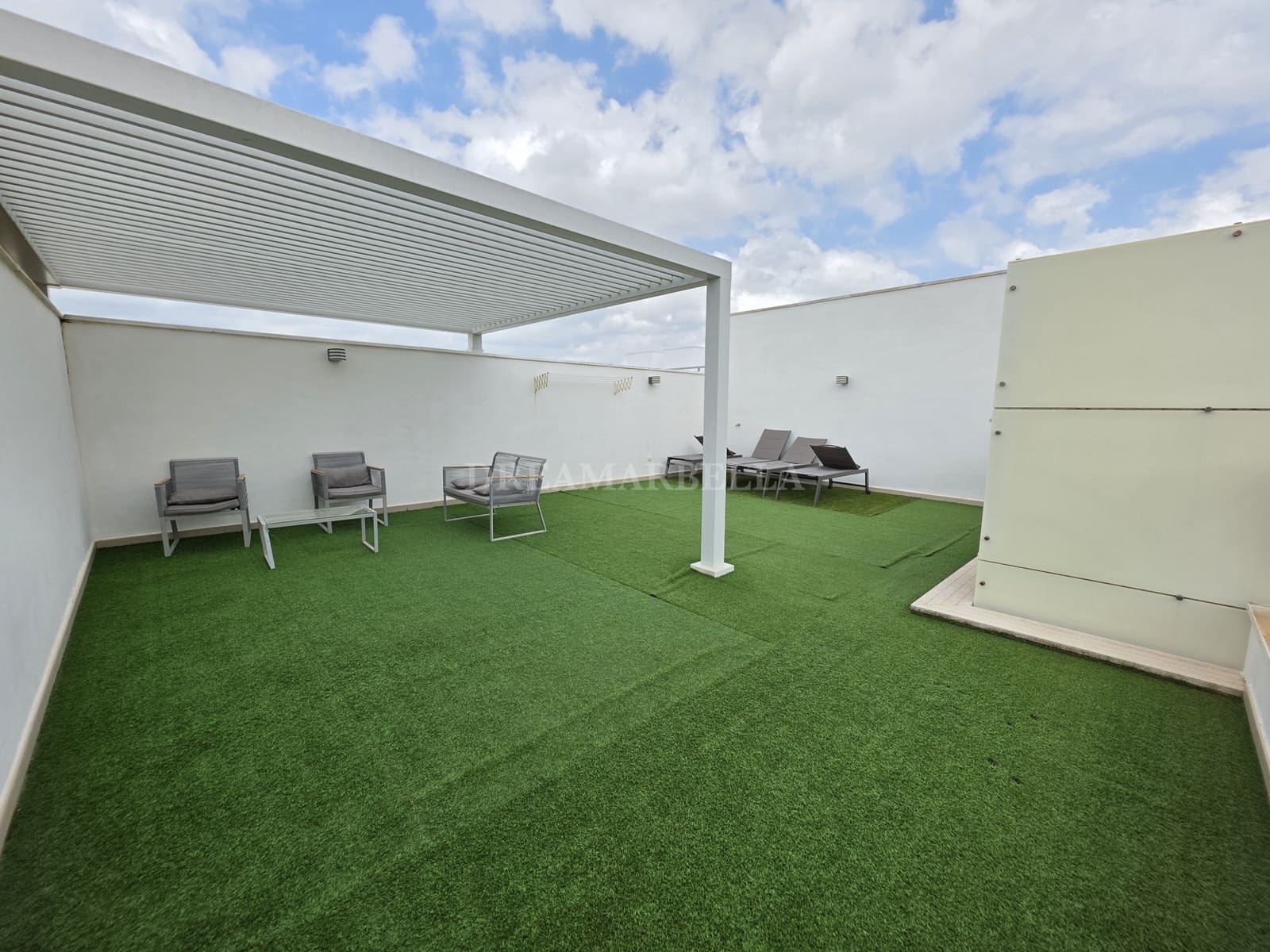 3 soveværelse Penthouse til salg i San Pedro de Alcantara med swimmingpool garage - € 675.000 (Ref: 9911435)