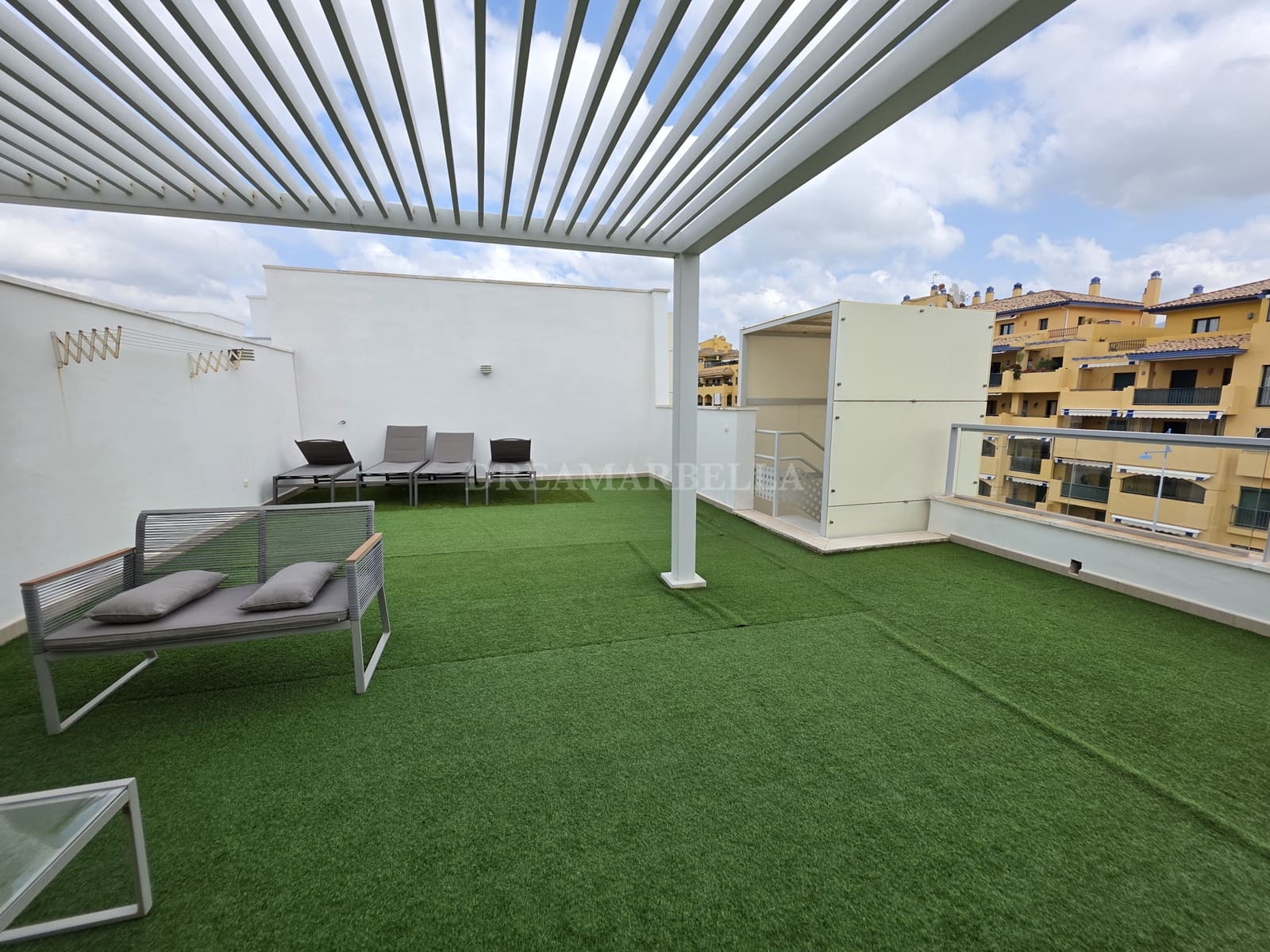 3 soveværelse Penthouse til salg i San Pedro de Alcantara med swimmingpool garage - € 675.000 (Ref: 9911435)