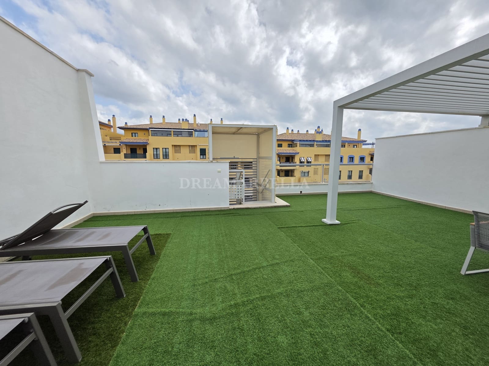 3 soveværelse Penthouse til salg i San Pedro de Alcantara med swimmingpool garage - € 675.000 (Ref: 9911435)
