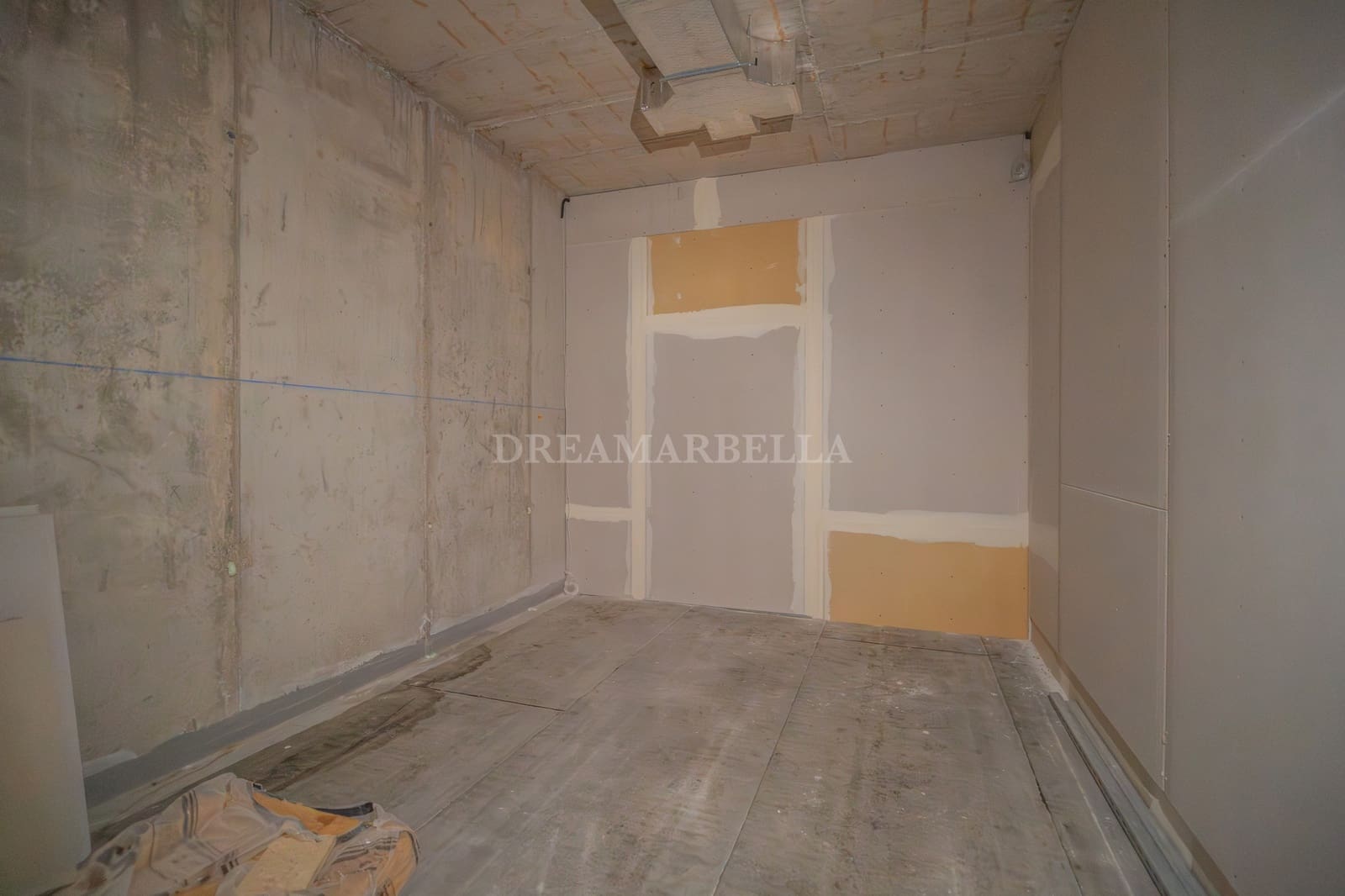 5 bedroom Villa for sale in Benahavis with pool garage - € 2,940,000 (Ref: 9911436)