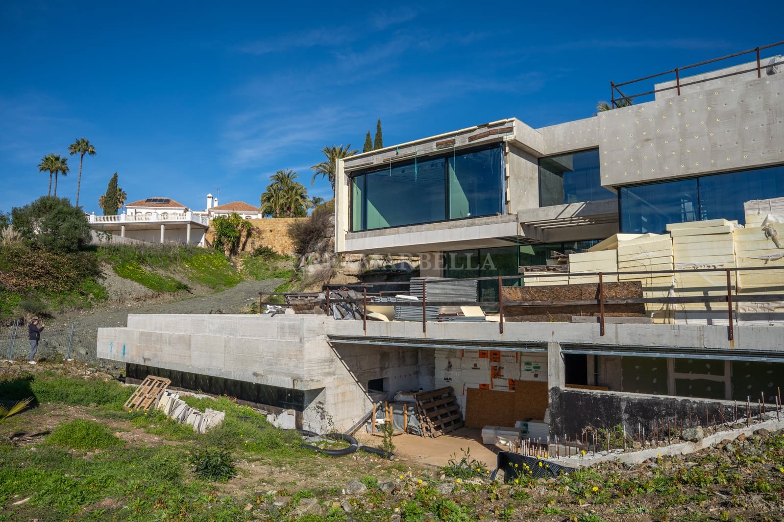 5 bedroom Villa for sale in Benahavis with pool garage - € 2,940,000 (Ref: 9911436)