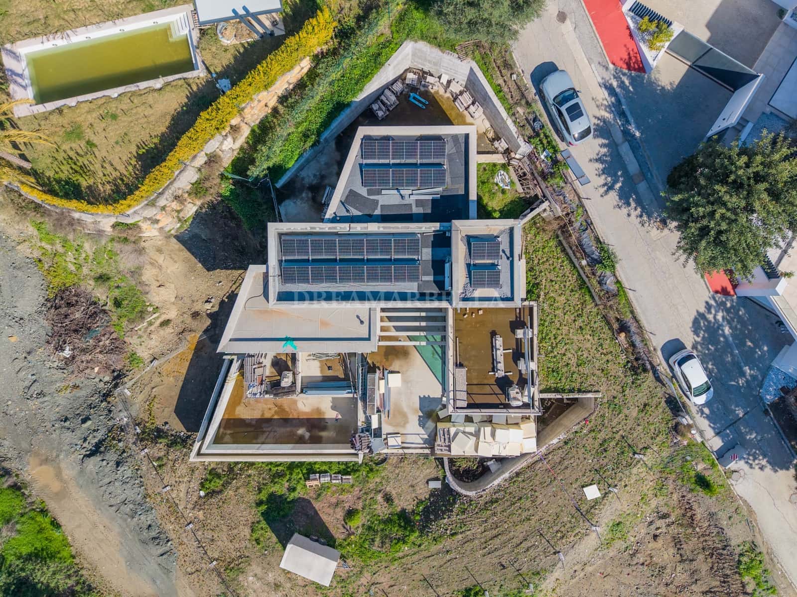 5 bedroom Villa for sale in Benahavis with pool garage - € 2,940,000 (Ref: 9911436)