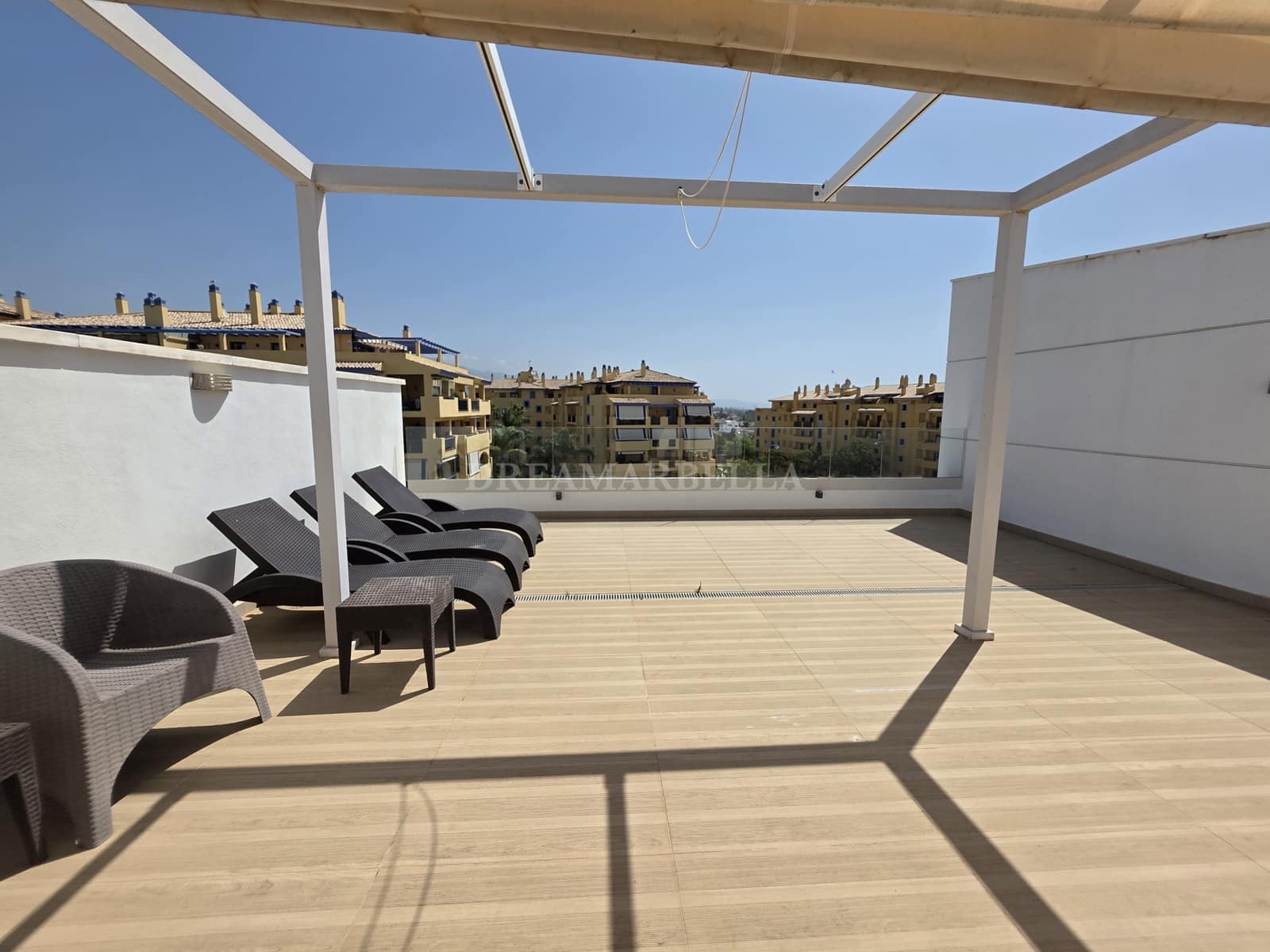 3 quarto Penthouse para venda em San Pedro de Alcantara com piscina garagem - 769 000 € (Ref: 9911437)
