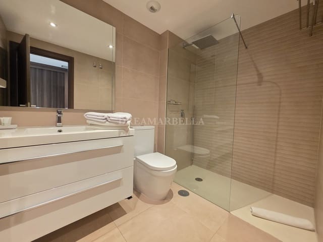 3 quarto Penthouse para venda em San Pedro de Alcantara, Marbella com piscina garagem - 769 000 € (Ref: 9911437)