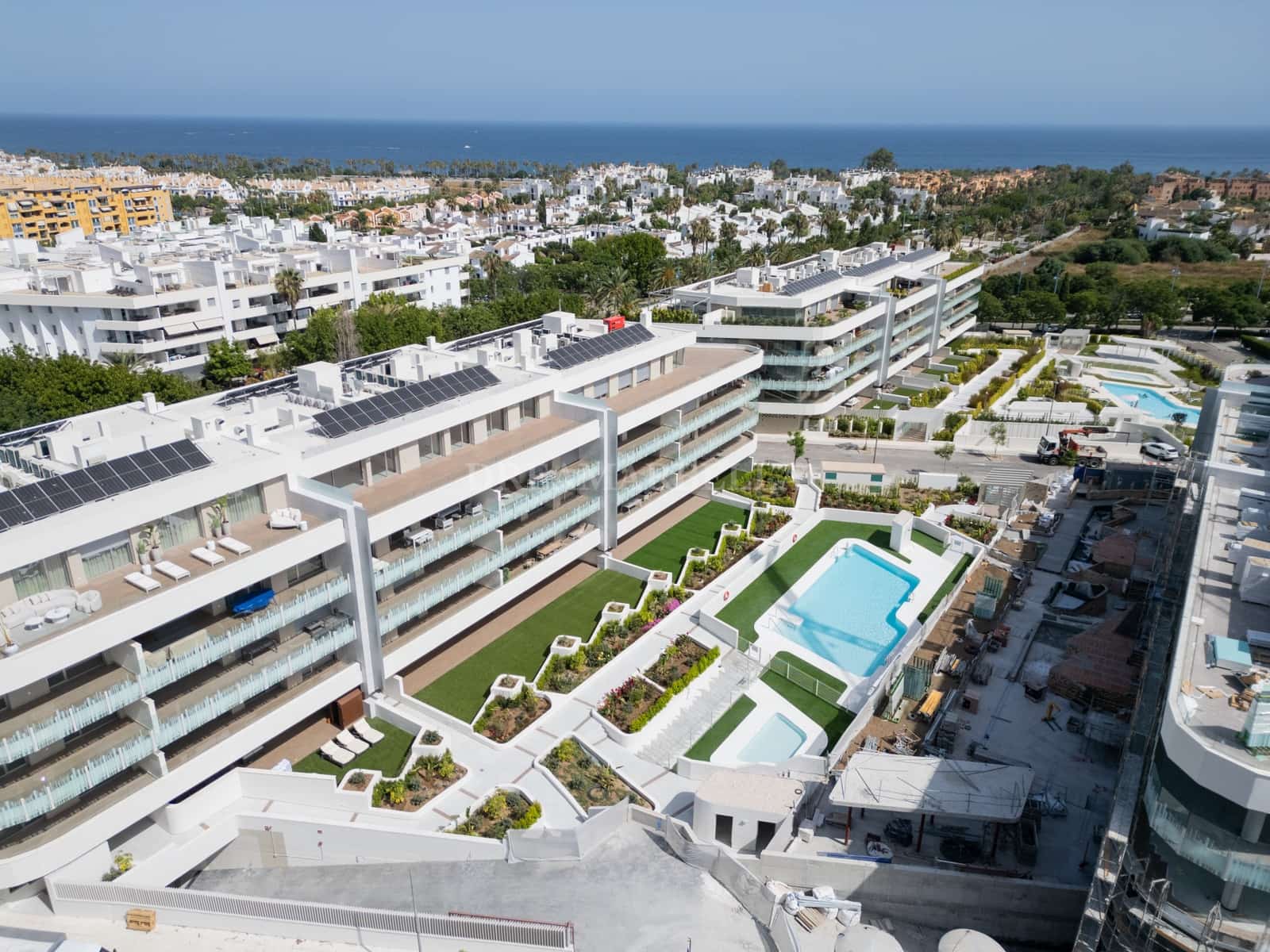 Kommersiell att hyra i San Pedro de Alcantara med pool - 3 000 € (Ref: 9911439)