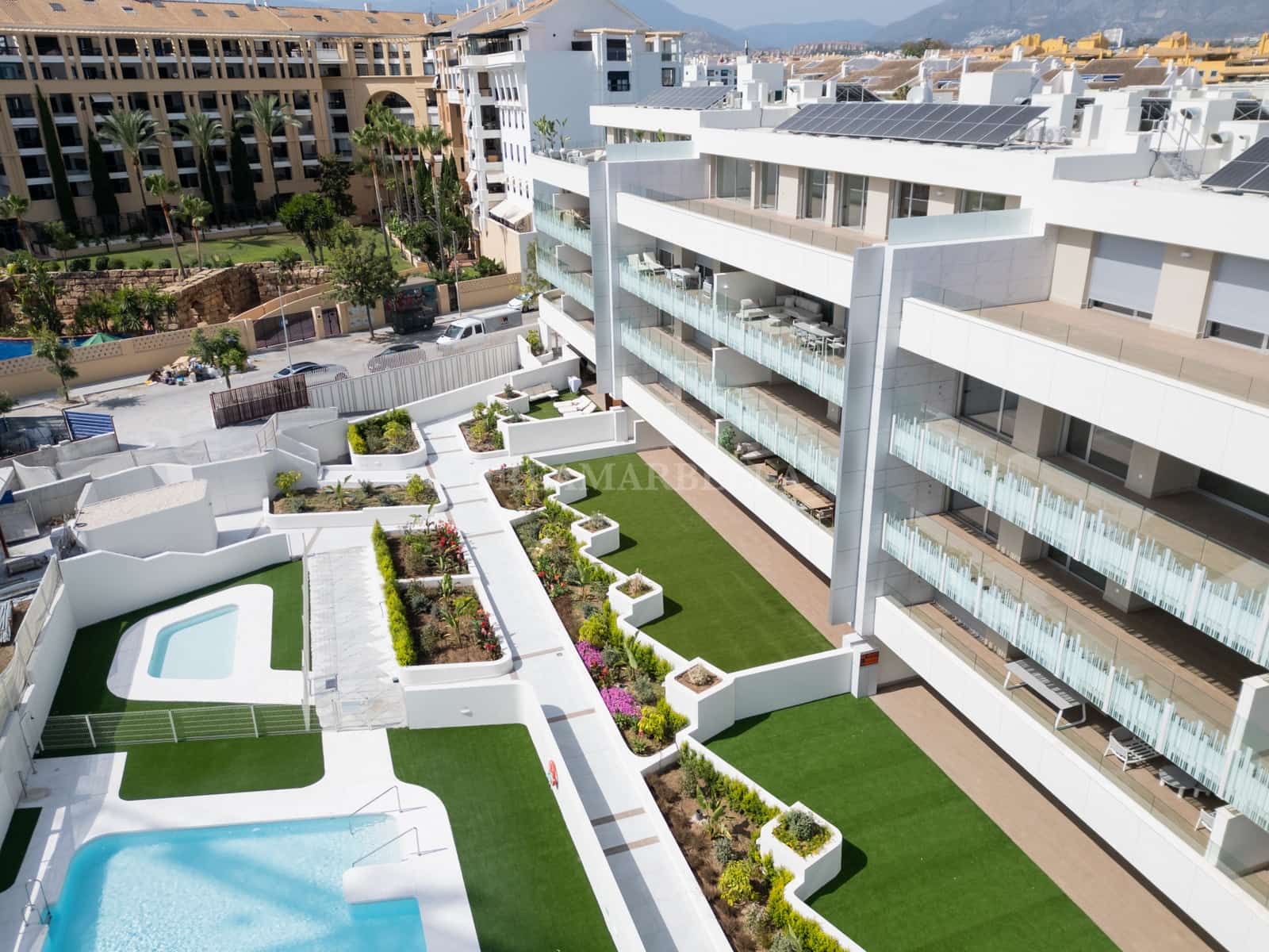 Kommersiell att hyra i San Pedro de Alcantara med pool - 3 000 € (Ref: 9911439)