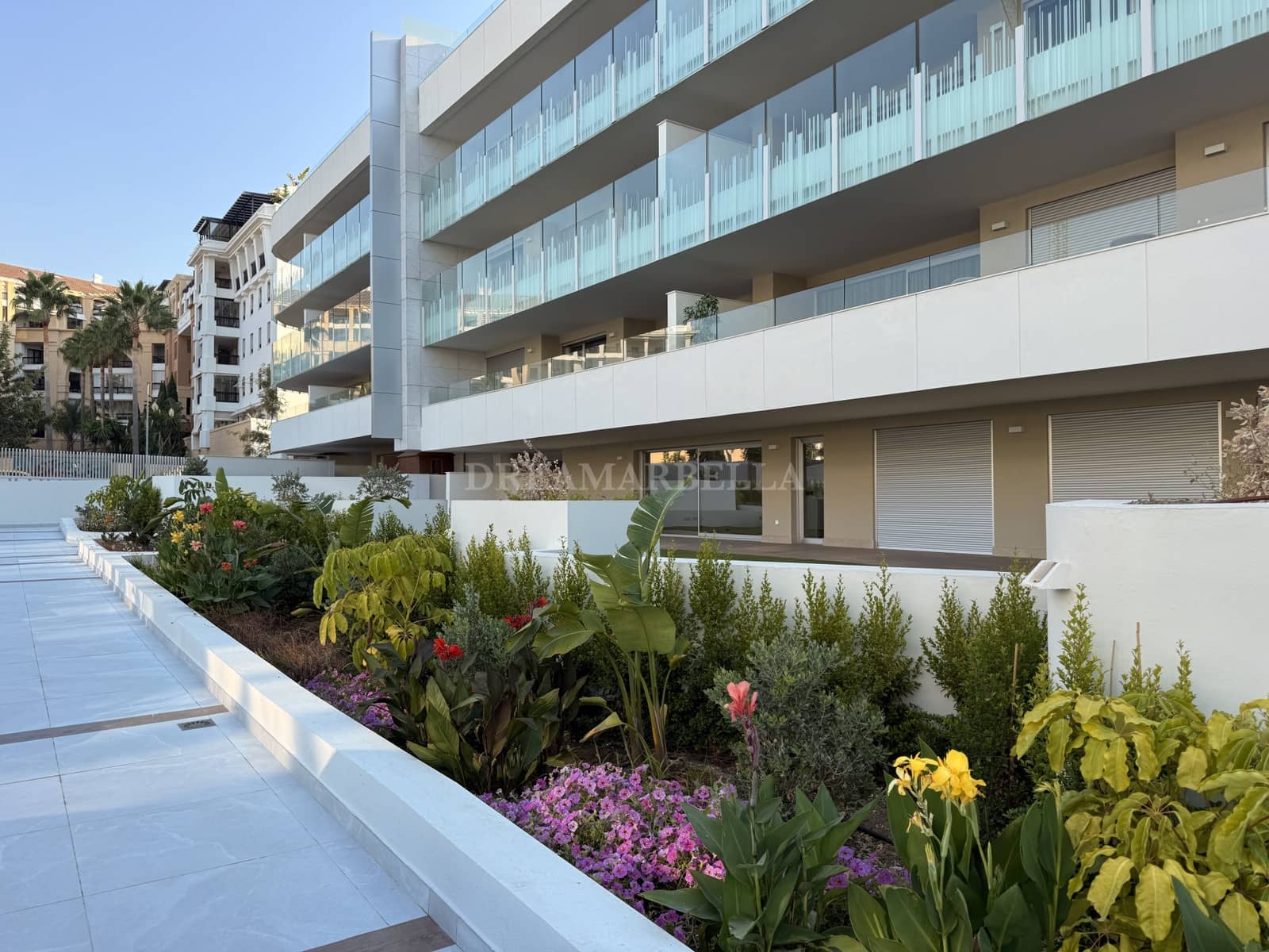 Kommersiell att hyra i San Pedro de Alcantara med pool - 3 000 € (Ref: 9911439)