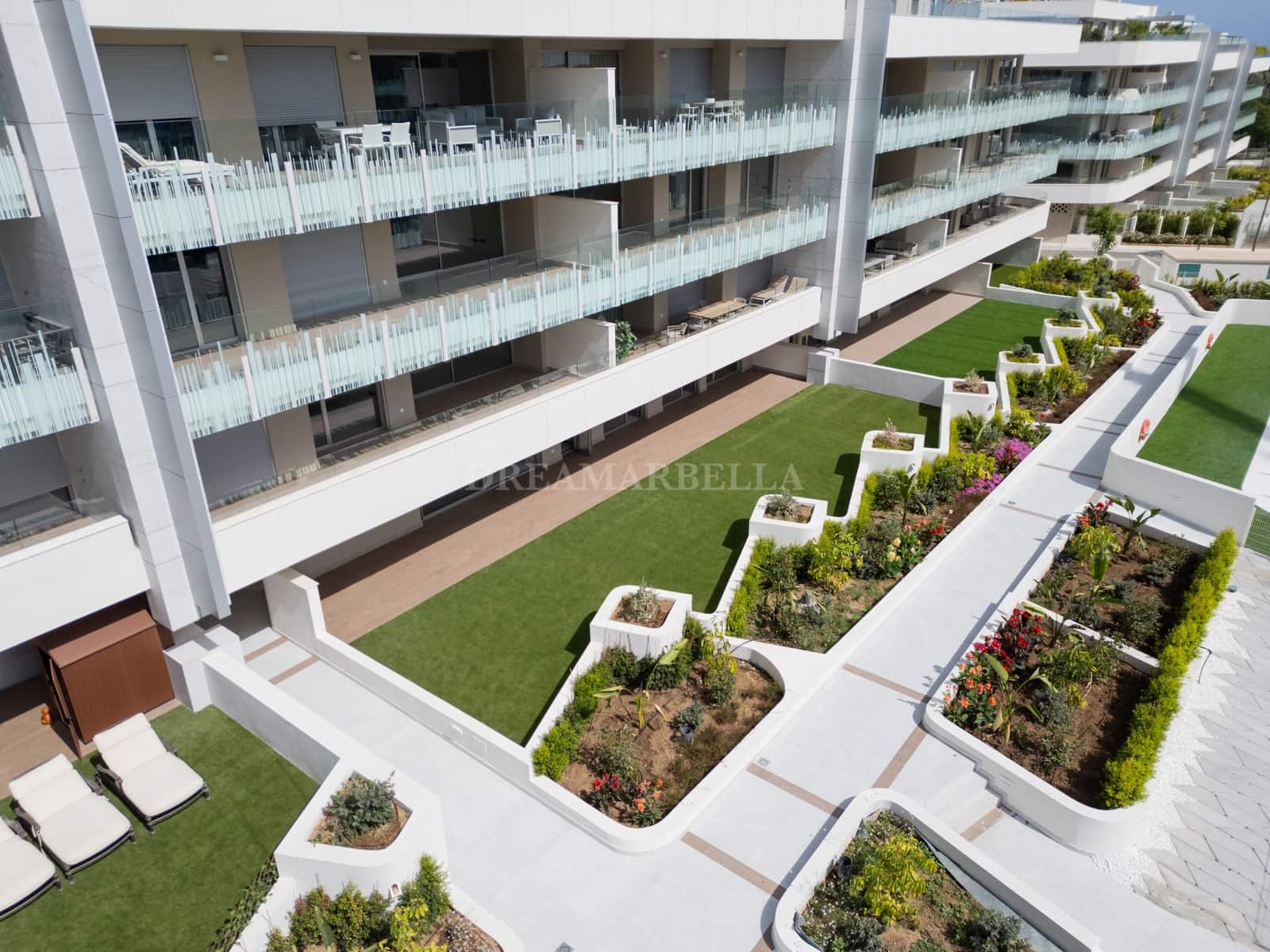 Kommersiell att hyra i San Pedro de Alcantara med pool - 3 000 € (Ref: 9911439)