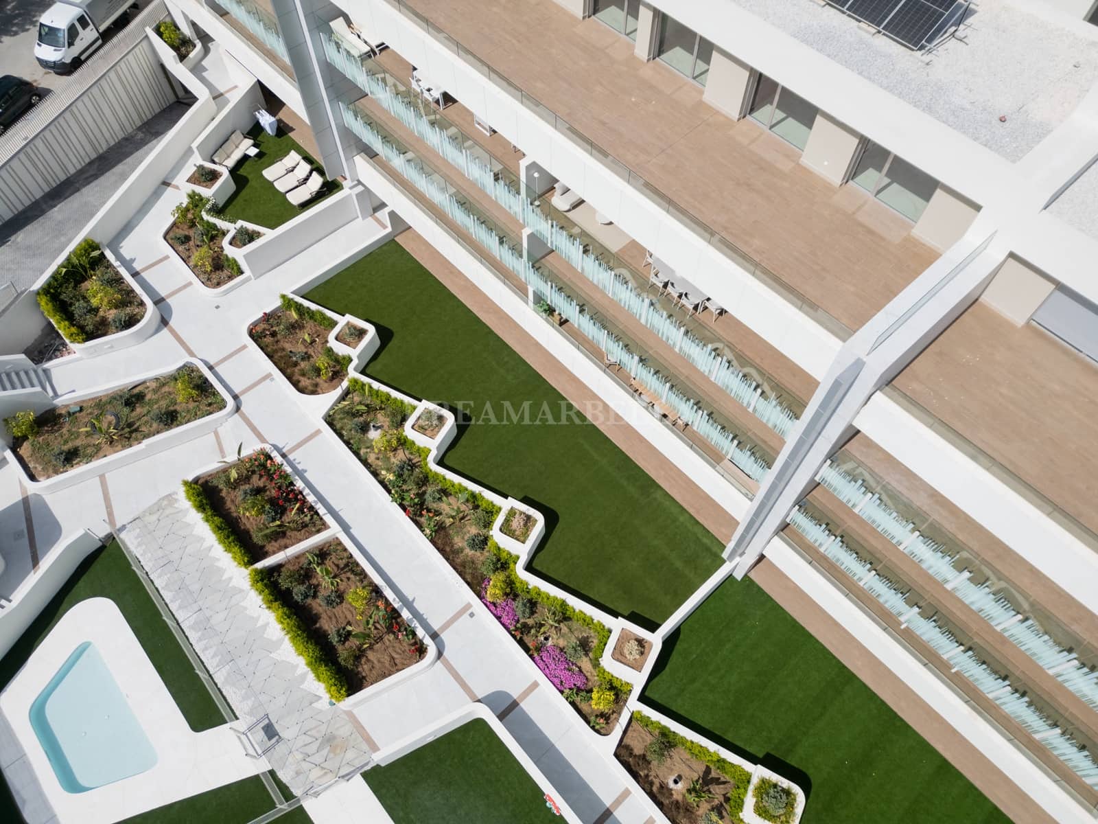 Kommersiell att hyra i San Pedro de Alcantara med pool - 3 000 € (Ref: 9911439)