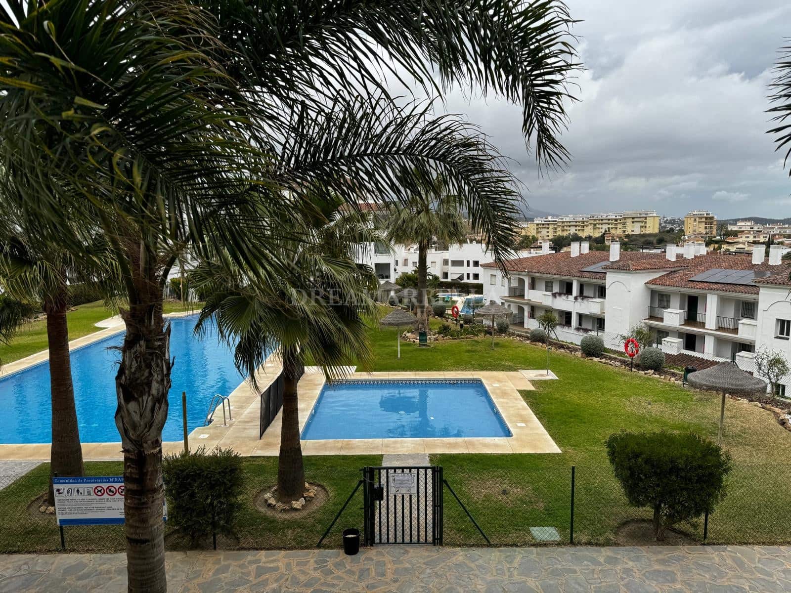 2 soveværelse Lejlighed til salg i Riviera del Sol med swimmingpool garage - € 300.000 (Ref: 9911440)