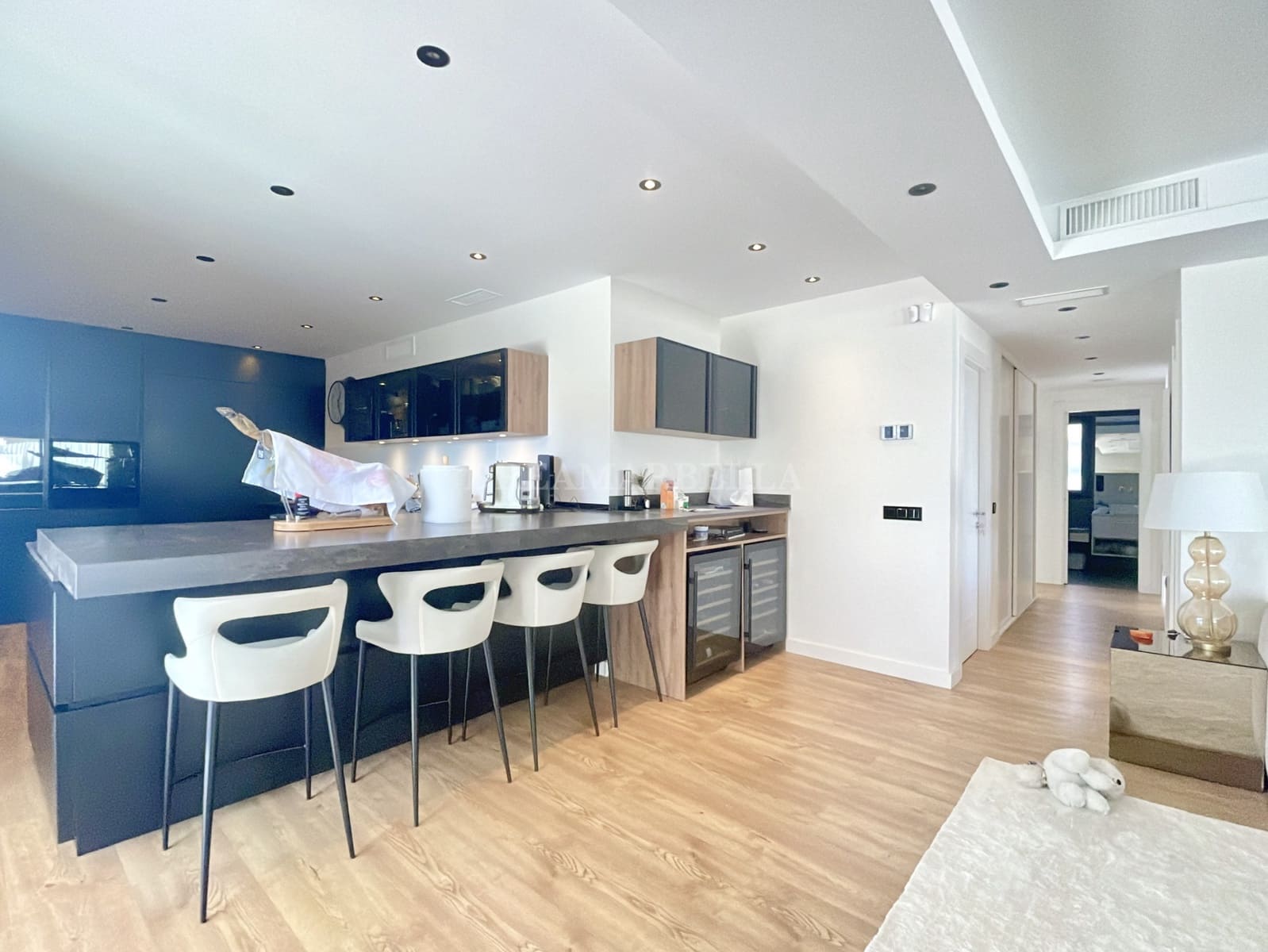 4 makuuhuone Huvila myytävänä paikassa Marbella mukana uima-altaan 
autotalli - 2 590 000 € (Ref: 9911441)