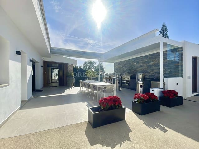 4 makuuhuone Huvila myytävänä paikassa Marbella mukana uima-altaan 
autotalli - 2 590 000 € (Ref: 9911441)