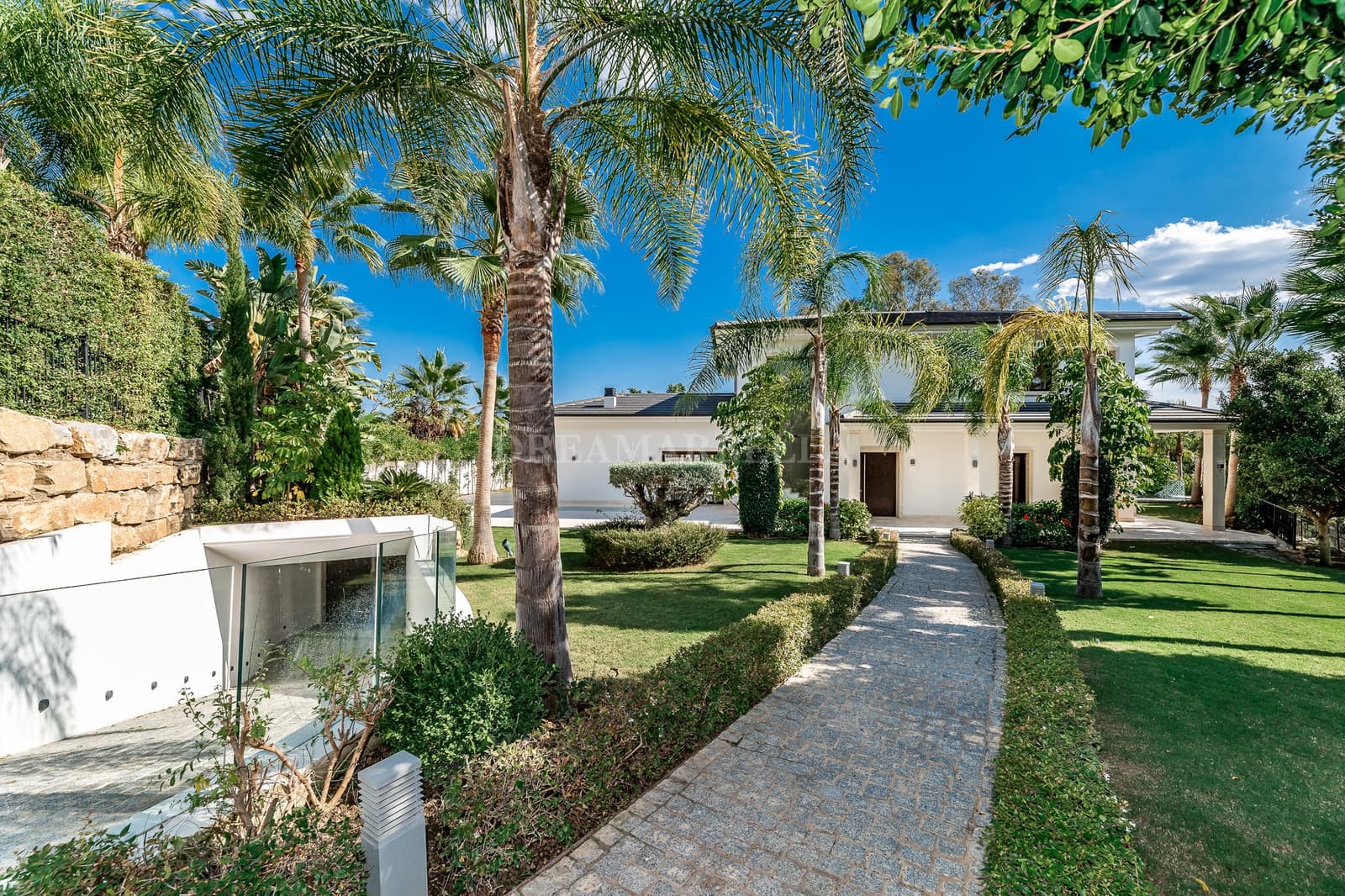6 makuuhuone Huvila myytävänä paikassa Marbella mukana uima-altaan 
autotalli - 6 495 000 € (Ref: 9911444)