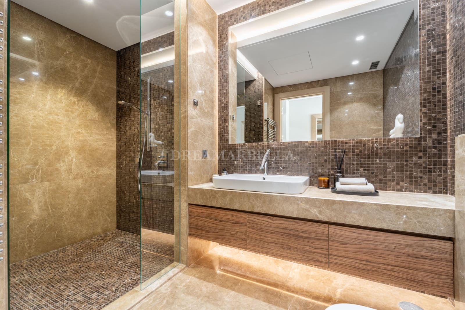 6 chambre Villa/Maison à vendre à Marbella avec piscine garage - 7 999 000 € (Ref: 9911444)