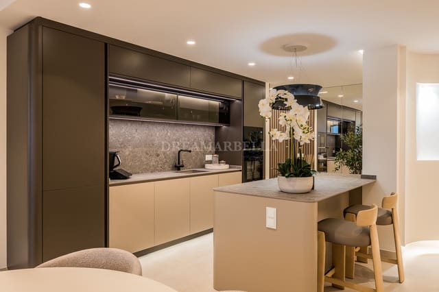 3 soverom Penthouse til salgs i New Golden Mile, Estepona med svømmebasseng garasje - € 2 695 000 (Ref: 9911445)