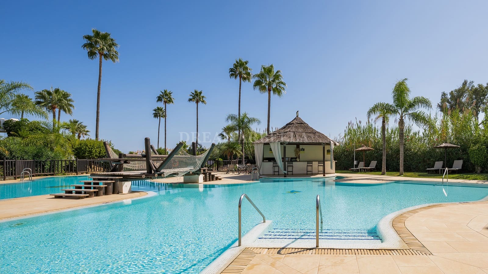 3 soveværelse Lejlighed til salg i Estepona med swimmingpool garage - € 1.995.000 (Ref: 9911447)