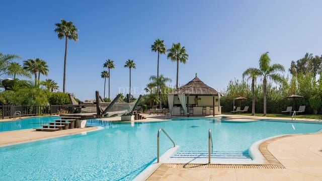 3 slaapkamer Appartement te koop in Estepona met zwembad garage - € 1.995.000 (Ref: 9911447)