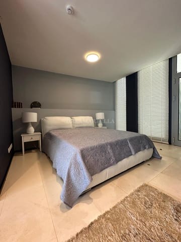 5 soverom Kjedet enebolig til salgs i Marbella med svømmebasseng garasje - € 3 000 000 (Ref: 9911448)