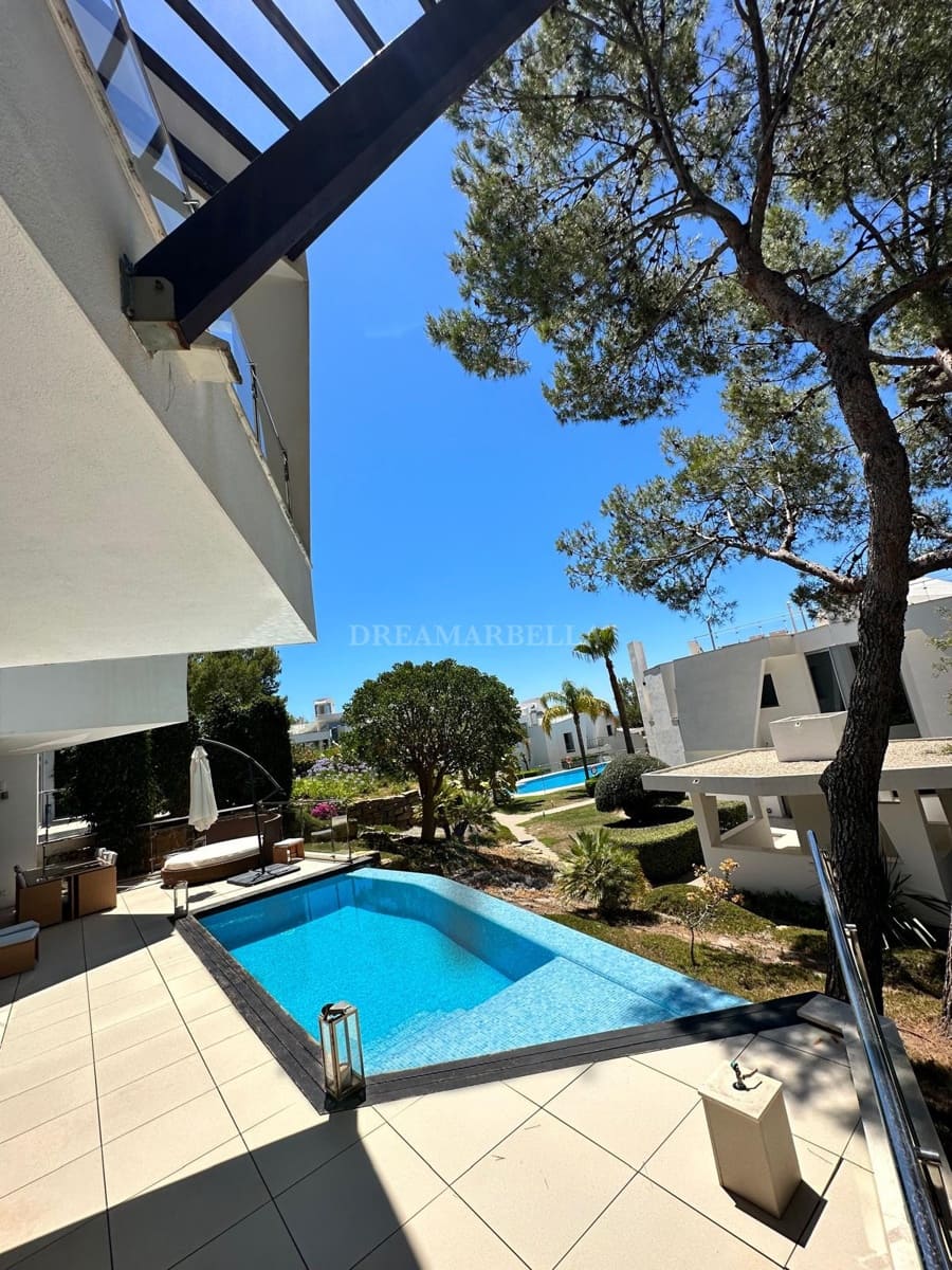 5 soverom Kjedet enebolig til salgs i Marbella med svømmebasseng garasje - € 3 000 000 (Ref: 9911448)