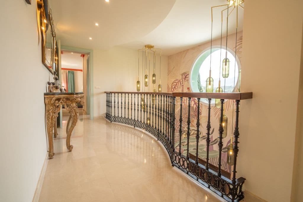 Villa/Maison de 5 chambres à louer à New Golden Mile avec piscine garage - 20 000 € (Ref: 9911450)