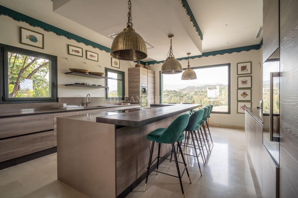 Villa/Maison de 5 chambres à louer à New Golden Mile avec piscine garage - 20 000 € (Ref: 9911450)