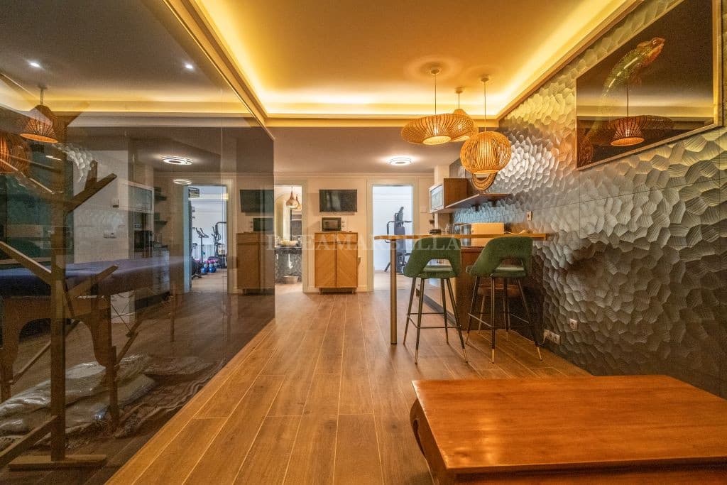 Villa/Maison de 5 chambres à louer à New Golden Mile avec piscine garage - 20 000 € (Ref: 9911450)