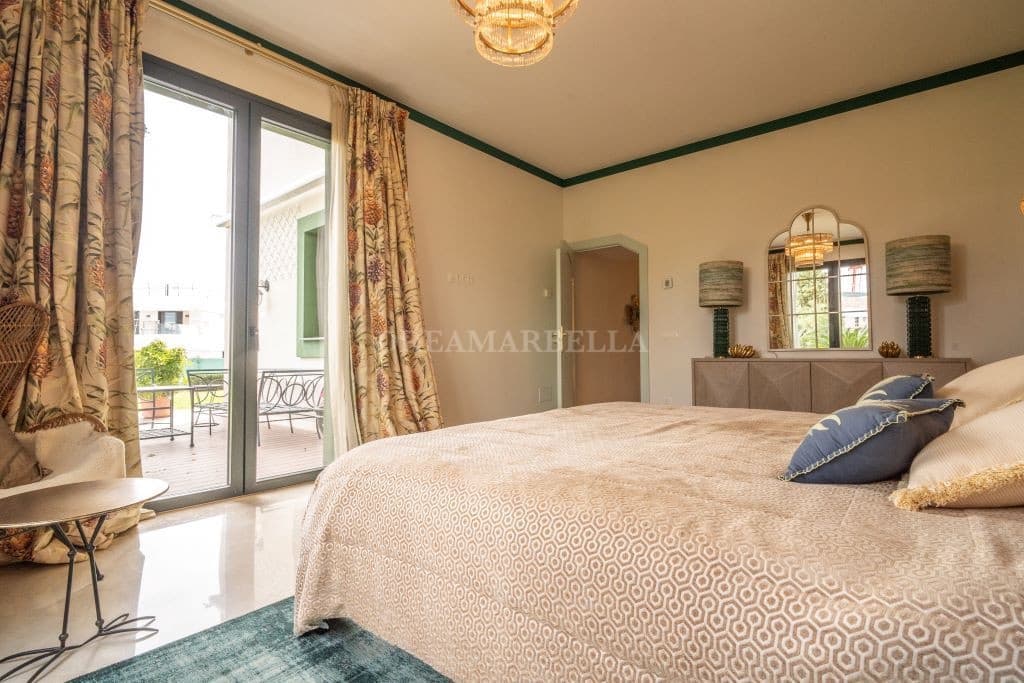 Villa/Maison de 5 chambres à louer à New Golden Mile avec piscine garage - 20 000 € (Ref: 9911450)