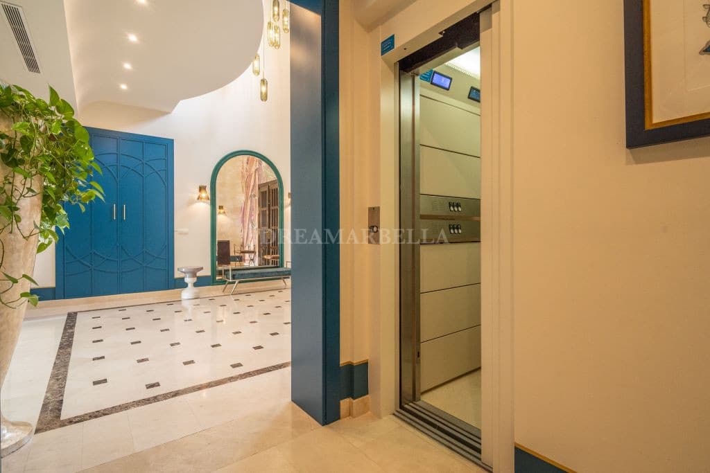 Villa/Maison de 5 chambres à louer à New Golden Mile avec piscine garage - 20 000 € (Ref: 9911450)