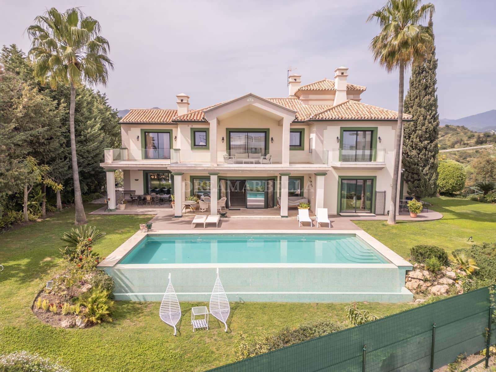 Villa/Maison de 5 chambres à louer à New Golden Mile avec piscine garage - 20 000 € (Ref: 9911450)