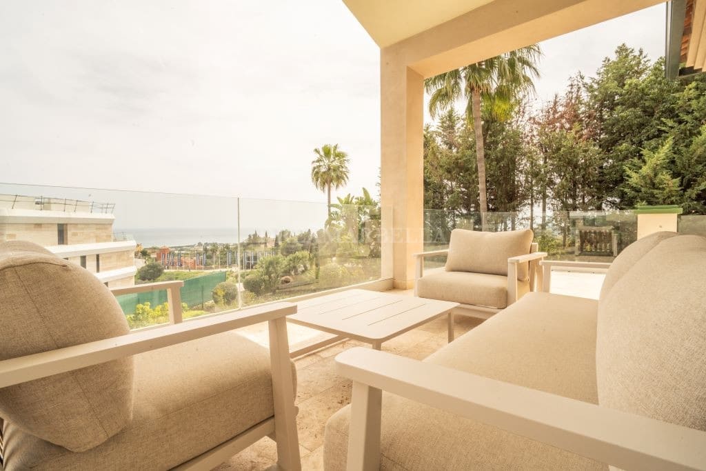 Villa/Maison de 5 chambres à louer à New Golden Mile avec piscine garage - 20 000 € (Ref: 9911450)