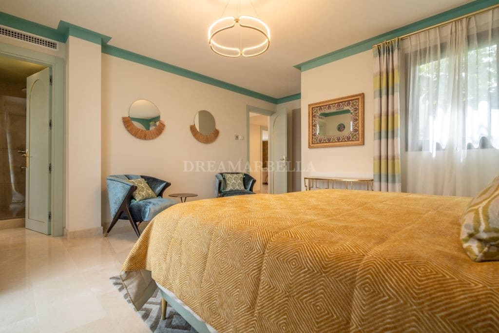 Villa/Maison de 5 chambres à louer à New Golden Mile avec piscine garage - 20 000 € (Ref: 9911450)