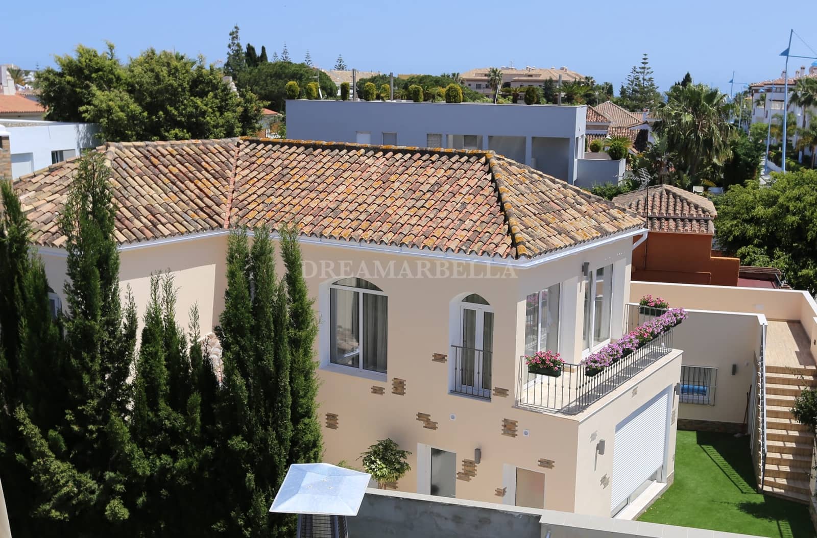 Villa/Maison de 4 chambres à louer à San Pedro de Alcantara avec piscine garage - 6 000 € (Ref: 9916006)