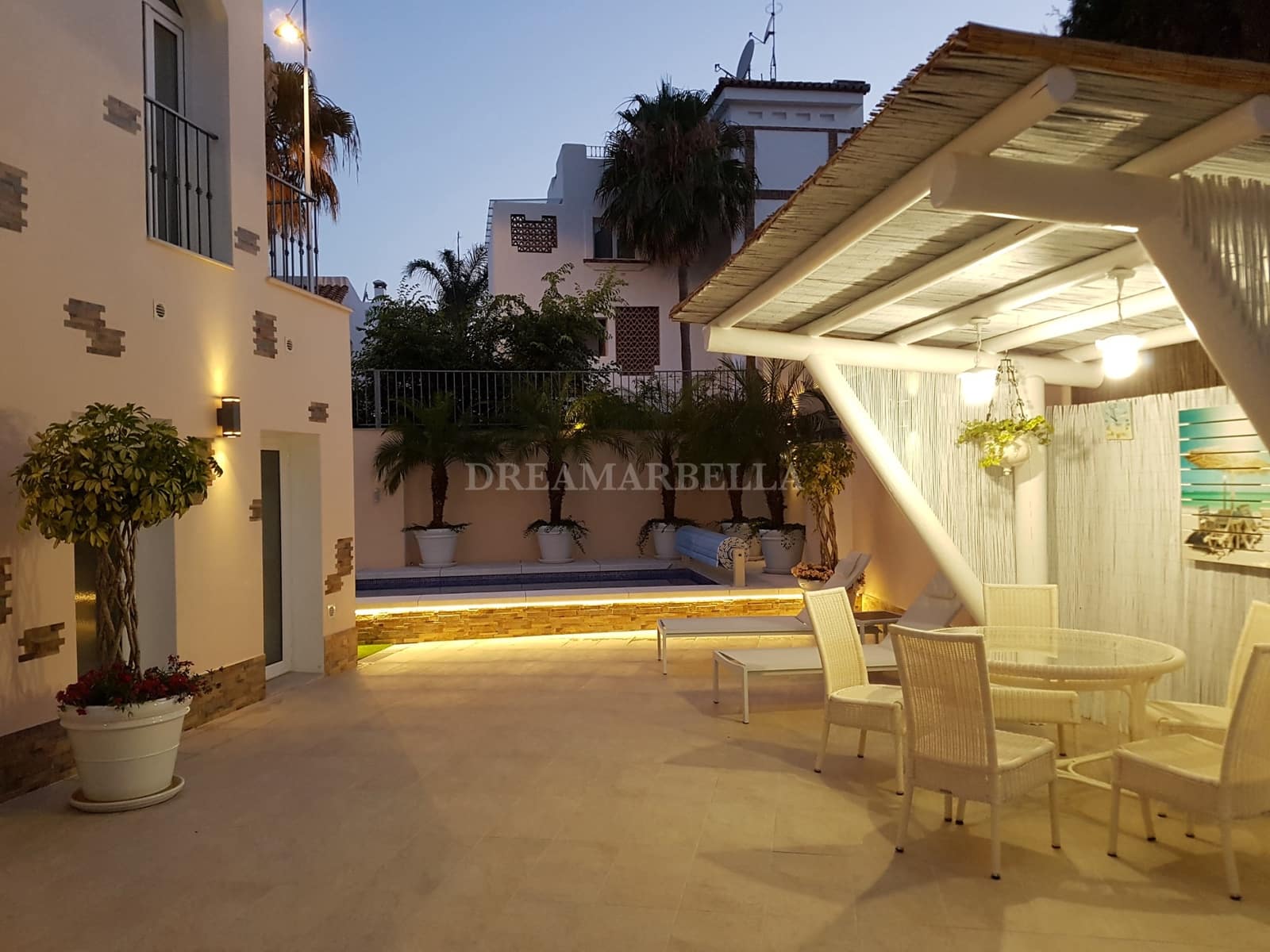 Villa/Maison de 4 chambres à louer à San Pedro de Alcantara avec piscine garage - 6 000 € (Ref: 9916006)