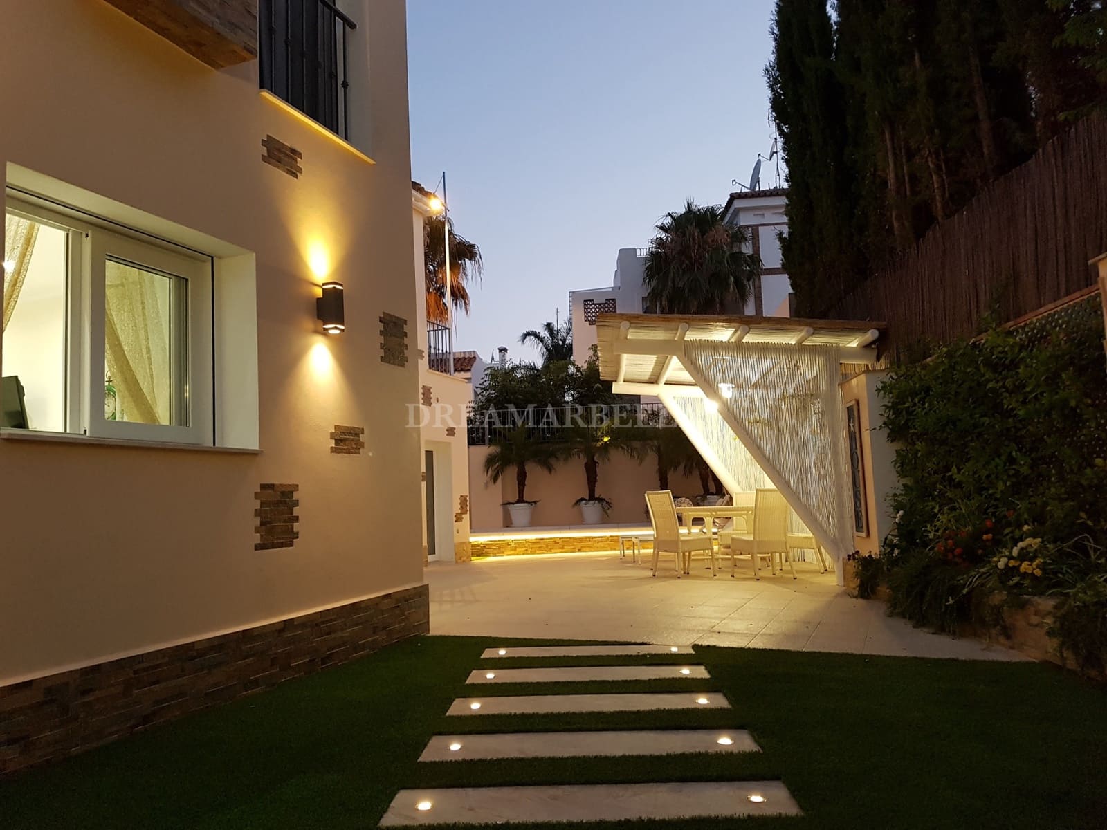 Villa/Maison de 4 chambres à louer à San Pedro de Alcantara avec piscine garage - 6 000 € (Ref: 9916006)