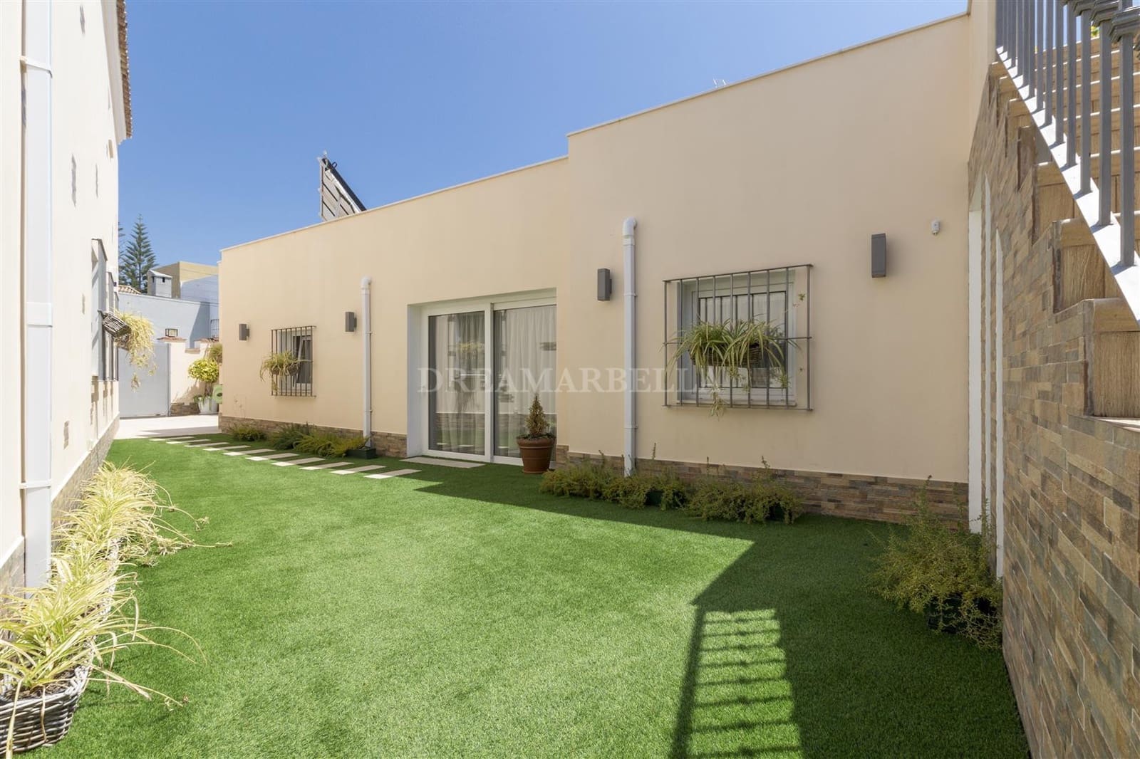 Villa/Maison de 4 chambres à louer à San Pedro de Alcantara avec piscine garage - 6 000 € (Ref: 9916006)