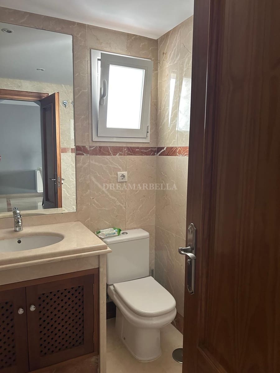 2 slaapkamer Appartement voor vakantieverhuur in Costalita met zwembad garage - € 2.000 (Ref: 9916007)