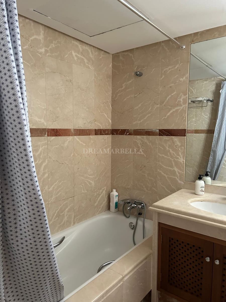 2 slaapkamer Appartement voor vakantieverhuur in Costalita met zwembad garage - € 2.000 (Ref: 9916007)