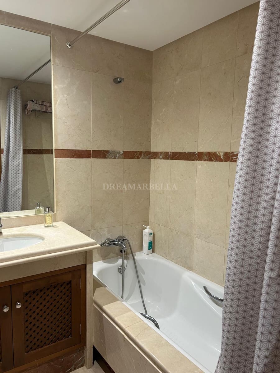 2 slaapkamer Appartement voor vakantieverhuur in Costalita met zwembad garage - € 2.000 (Ref: 9916007)