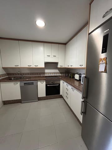 2 slaapkamer Appartement voor vakantieverhuur in Costalita, Estepona met zwembad garage - € 2.000 (Ref: 9916007)