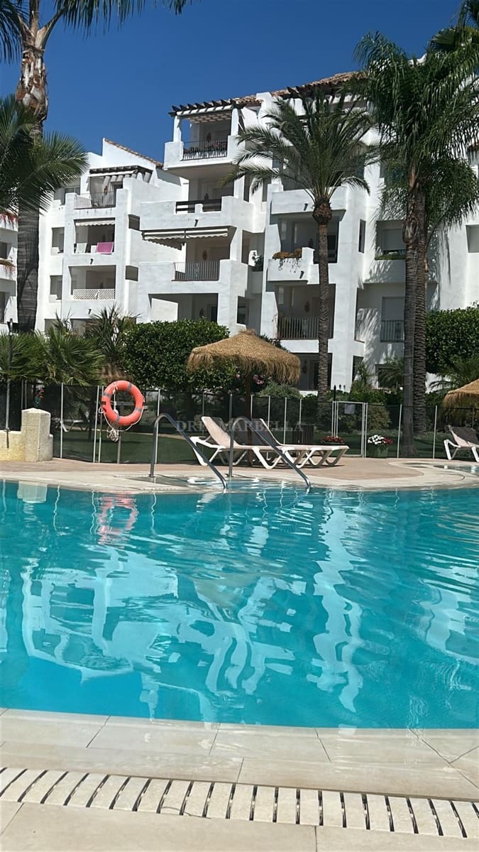 2 slaapkamer Appartement voor vakantieverhuur in Costalita met zwembad garage - € 2.000 (Ref: 9916007)