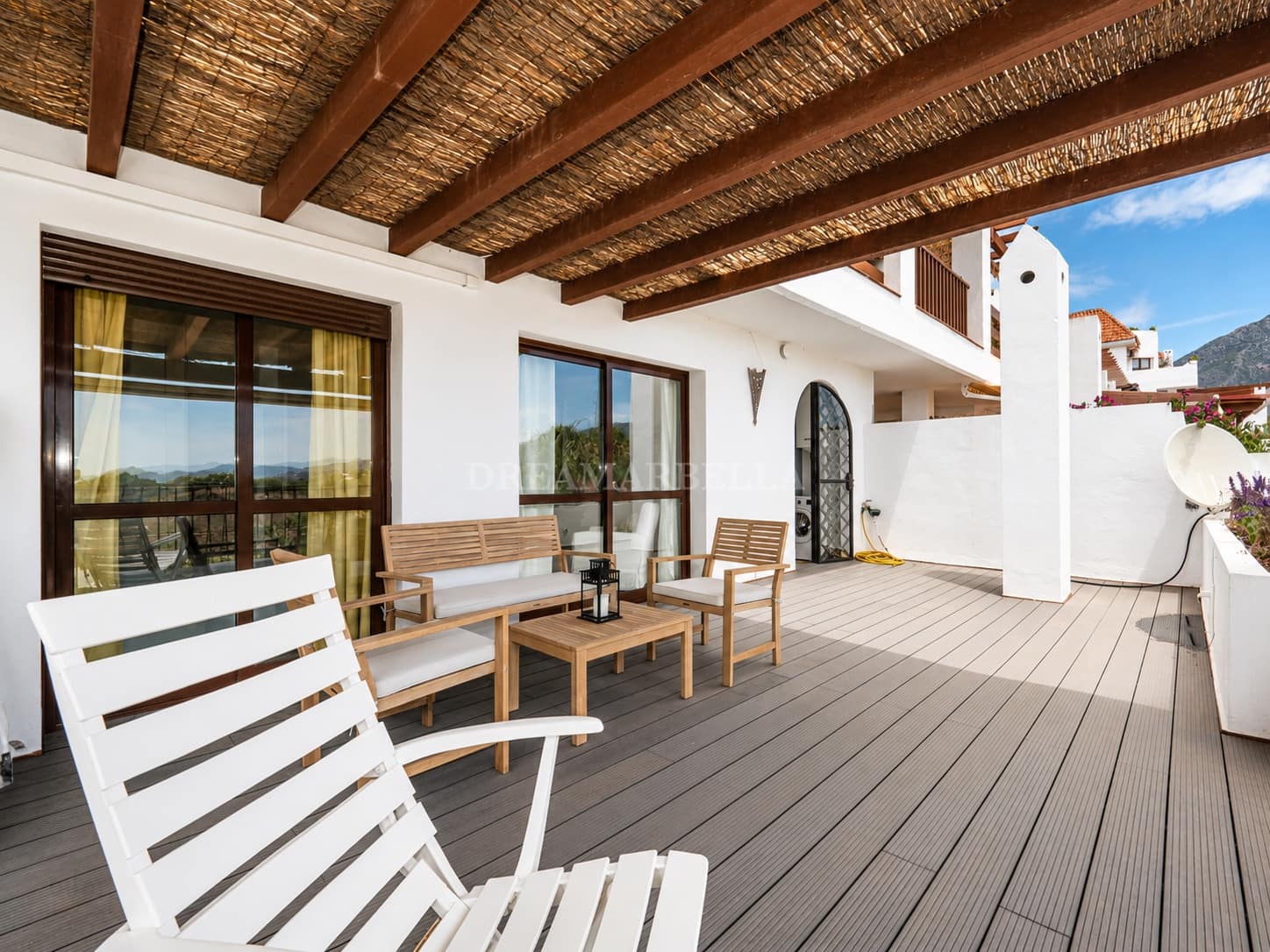 2 bedroom Apartment for sale in Marbella with pool garage - € 549,000 (Ref: 9920578)
