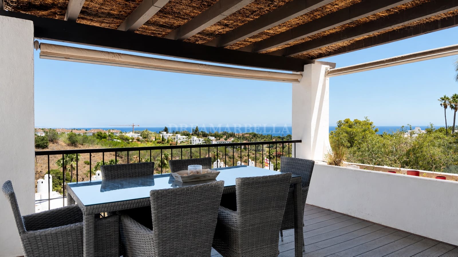 2 bedroom Apartment for sale in Marbella with pool garage - € 549,000 (Ref: 9920578)