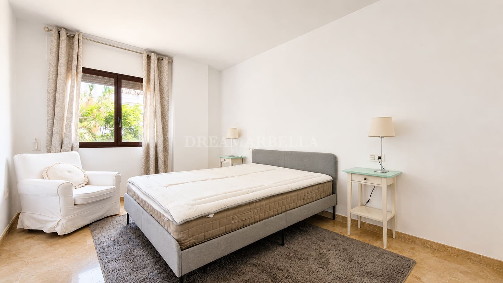 2 bedroom Apartment for sale in Marbella with pool garage - € 549,000 (Ref: 9920578)