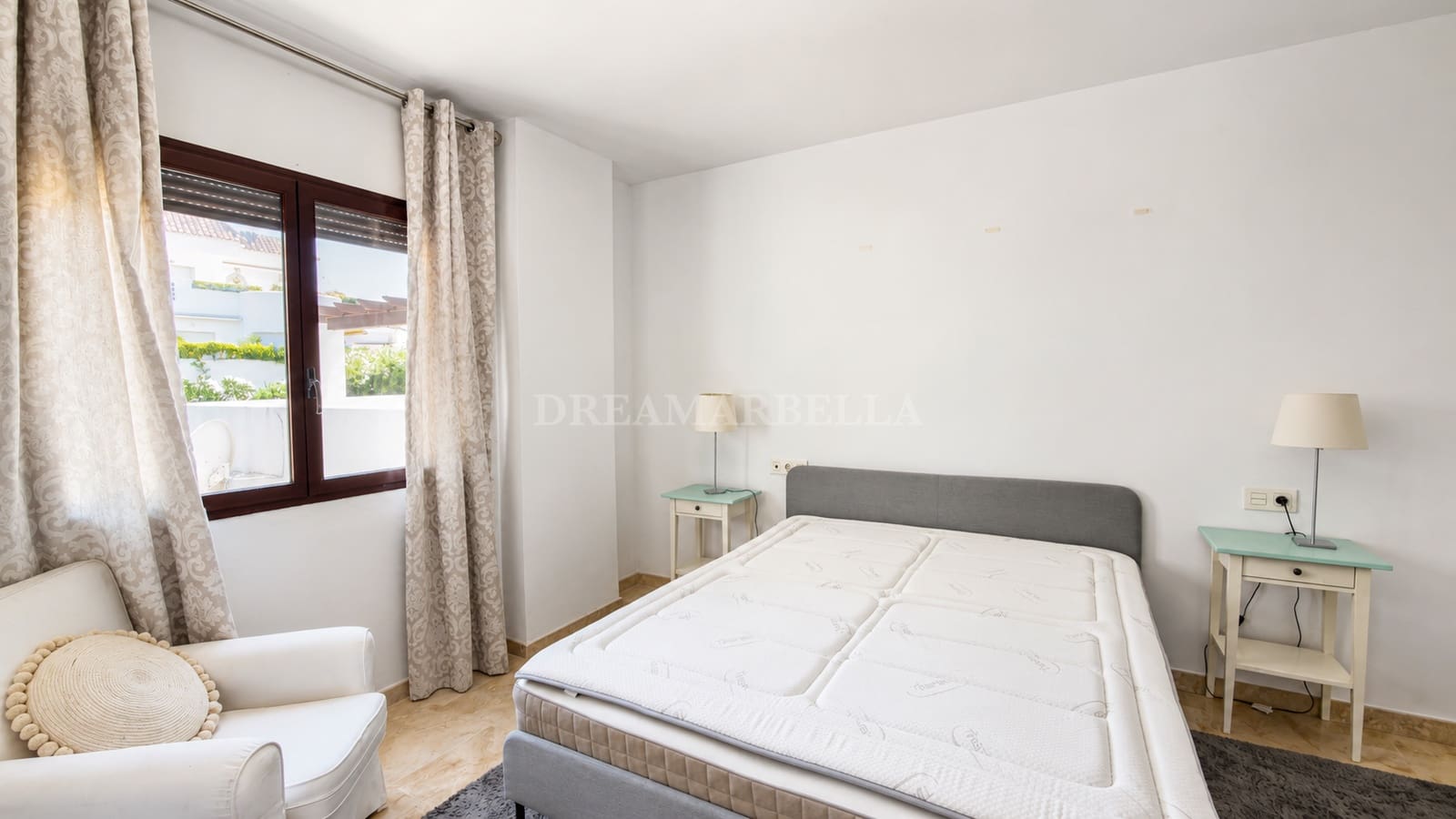 2 bedroom Apartment for sale in Marbella with pool garage - € 549,000 (Ref: 9920578)