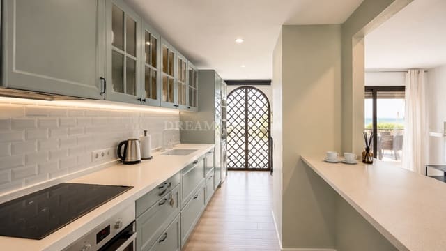 2 slaapkamer Appartement te koop in Marbella met zwembad garage - € 549.000 (Ref: 9920578)