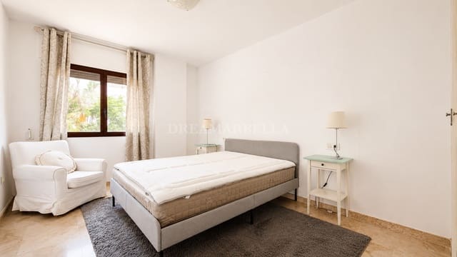 2 soverom Leilighet til salgs i Marbella med svømmebasseng garasje - € 549 000 (Ref: 9920578)