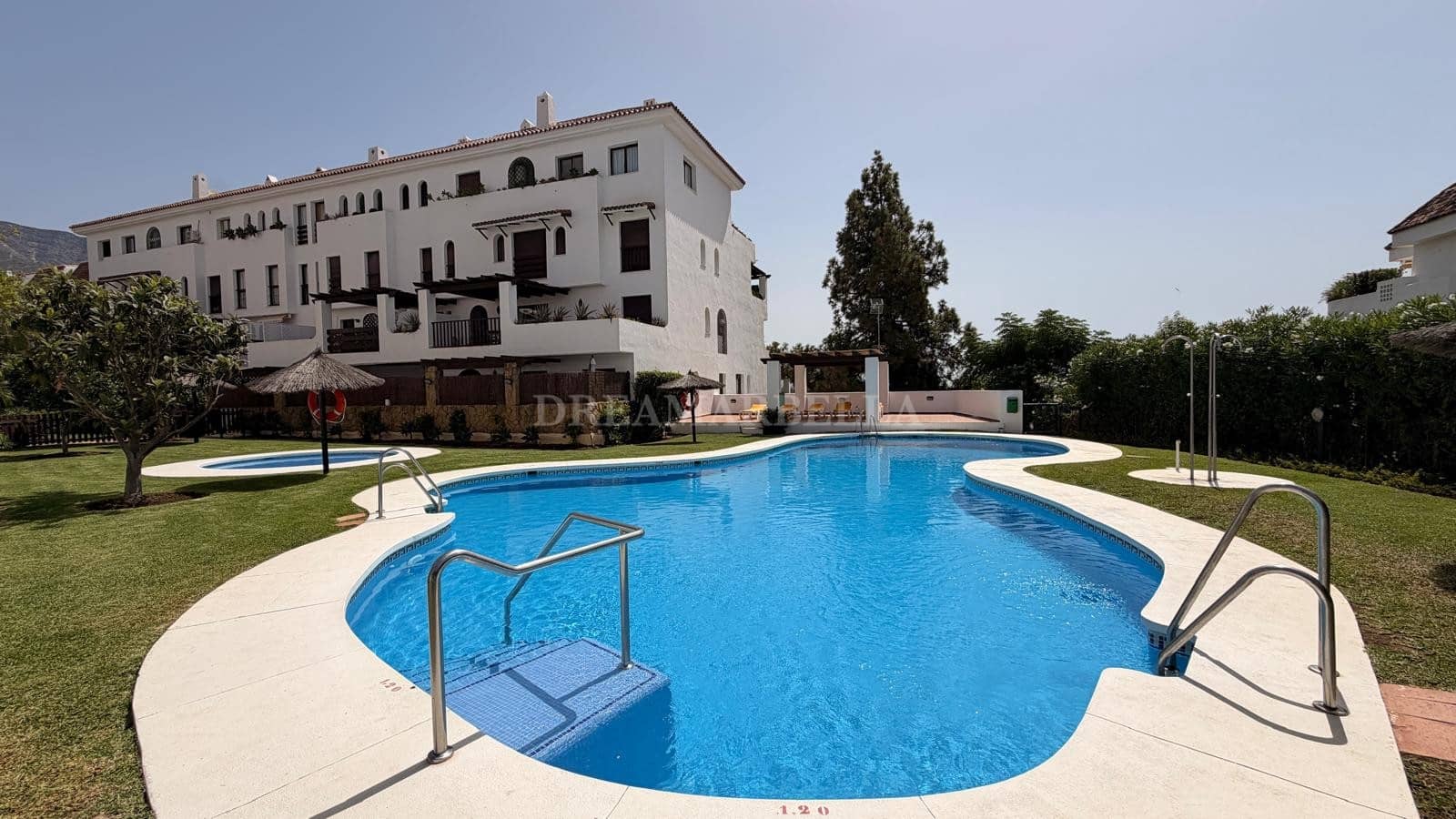 Apartamento de 2 habitaciones en Marbella en venta con piscina garaje - 549.000 € (Ref: 9920578)