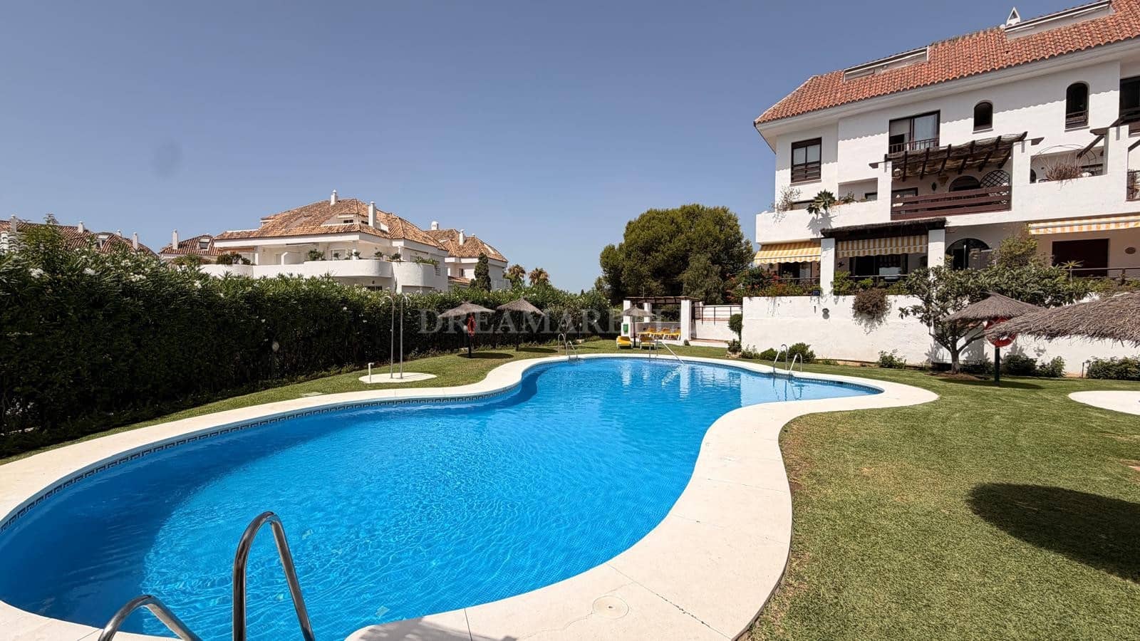 Apartamento de 2 habitaciones en Marbella en venta con piscina garaje - 549.000 € (Ref: 9920578)